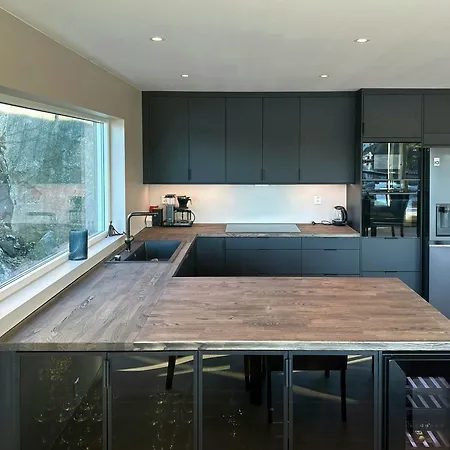 Tatil Evi Modern Fishing With Sea View At Kalvaneset *