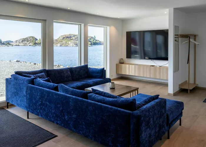 Modern Fishing With Sea View At Kalvaneset *