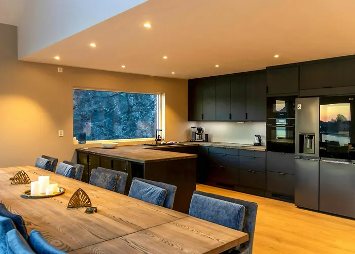 Modern Fishing With Sea View At Kalvaneset Tatil Evi Bergen