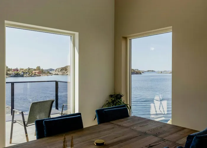 Modern Fishing With Sea View At Kalvaneset Vakantiehuis Bergen