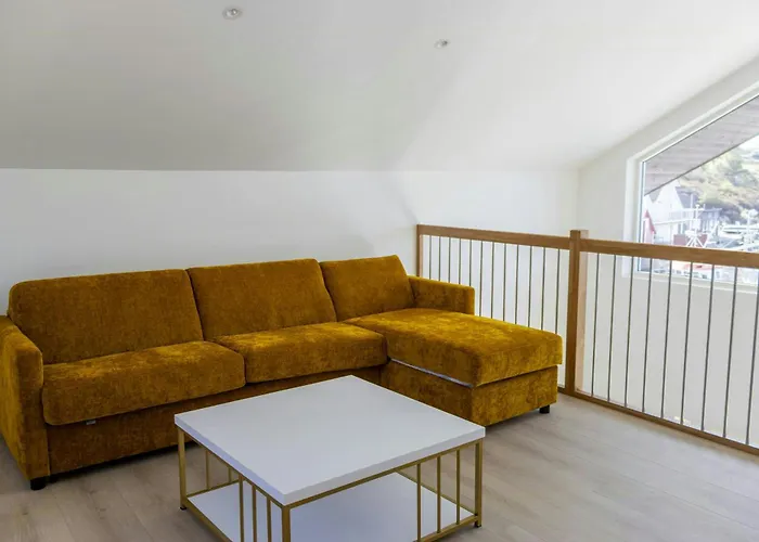 Modern Fishing With Sea View At Kalvaneset Tatil Evi