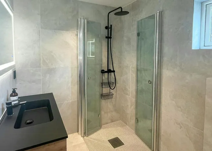 Modern Fishing With Sea View At Kalvaneset *