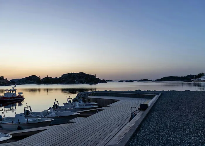 Modern Fishing With Sea View At Kalvaneset Tatil Evi Bergen