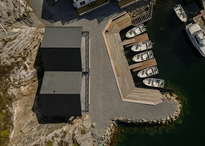 Modern Fishing With Sea View At Kalvaneset
