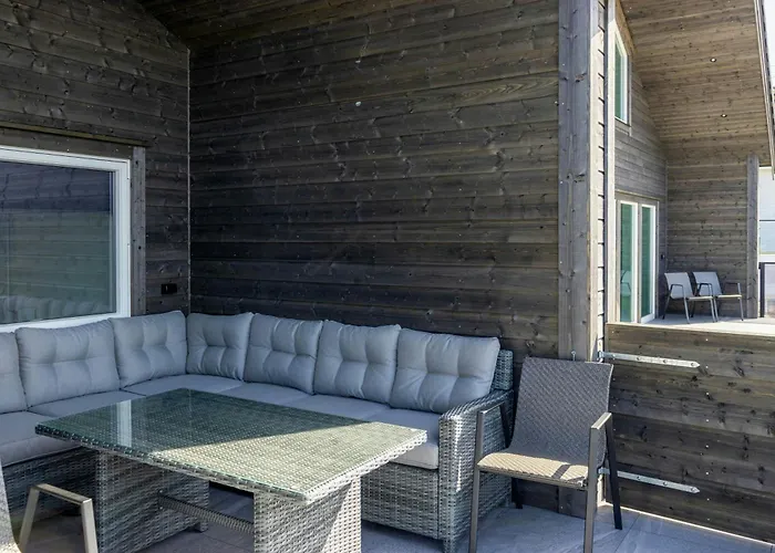 Modern Fishing With Sea View At Kalvaneset *